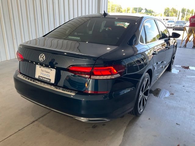 Used 2022 Volkswagen Passat 2.0T SE FWD image 22
