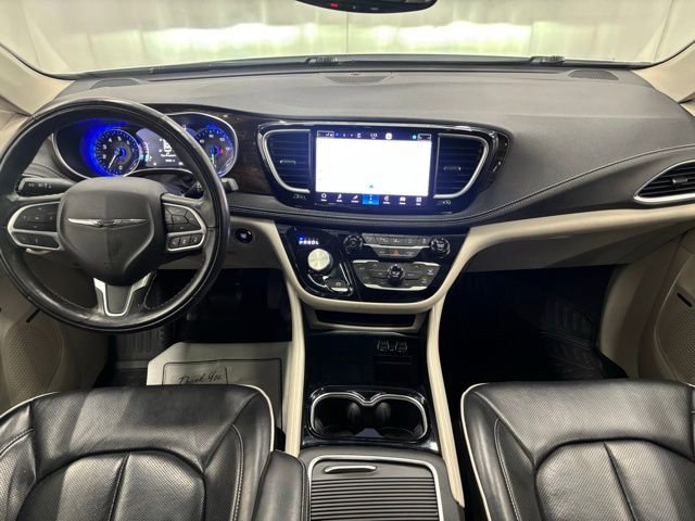 Used 2022 Chrysler Pacifica Limited image 4