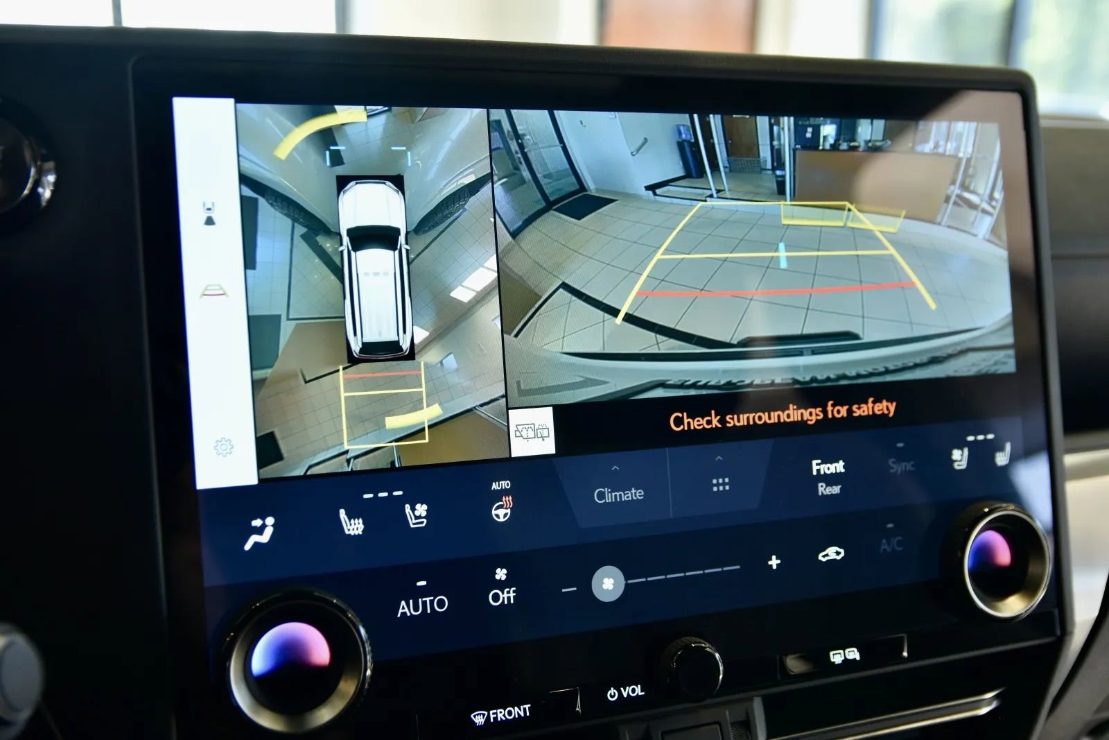 Used 2024 Lexus GX 550 w/ Accessory Package (Z1) image 18