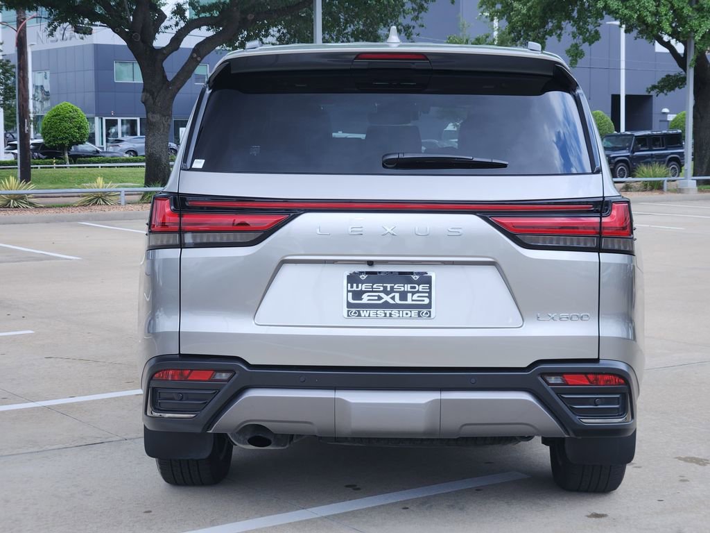 Used 2025 Lexus LX 600 4WD w/ Luxury Package image 6