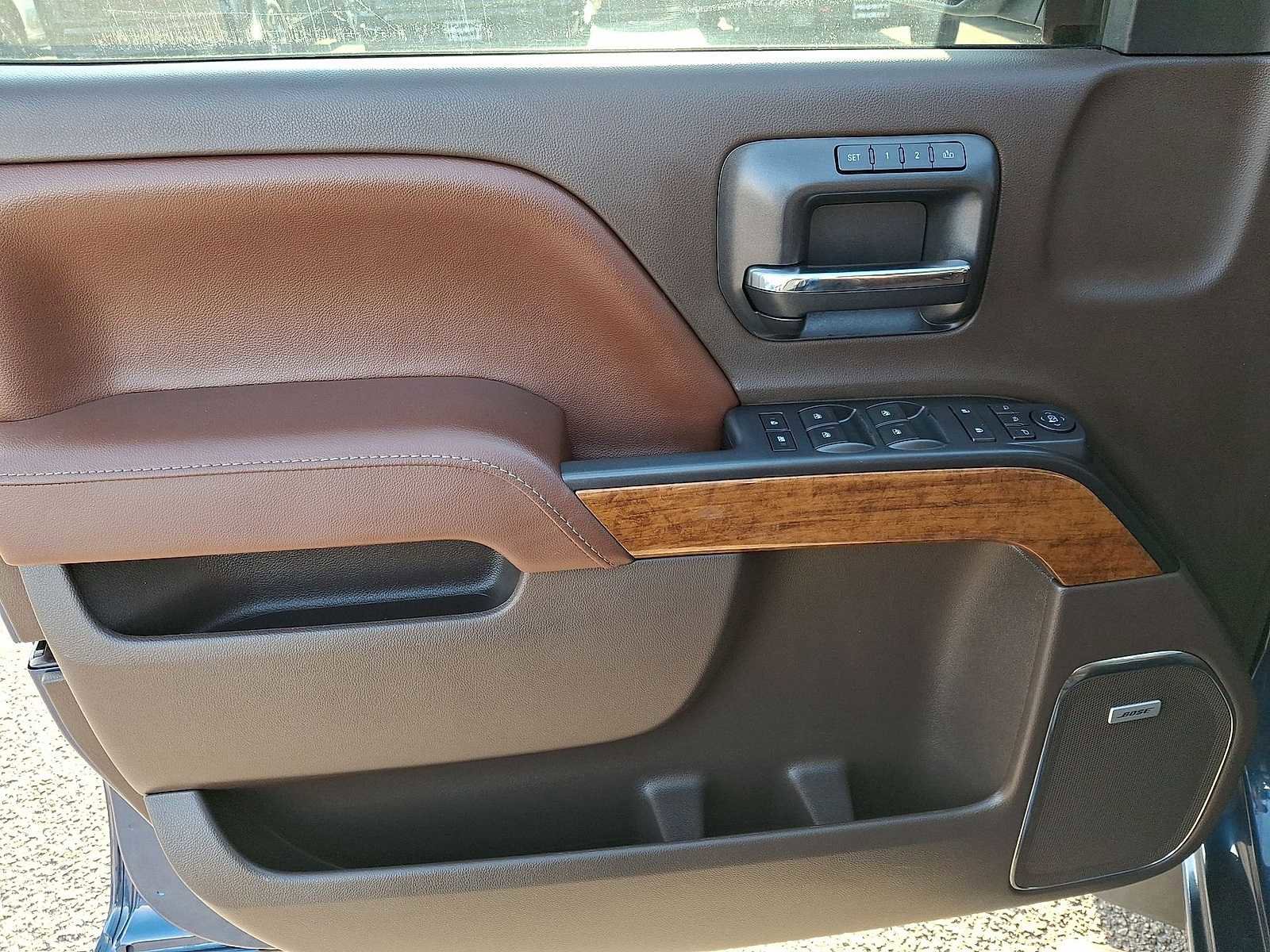 Used 2015 Chevrolet Silverado 1500 High Country w/ High Country Premium Package image 26