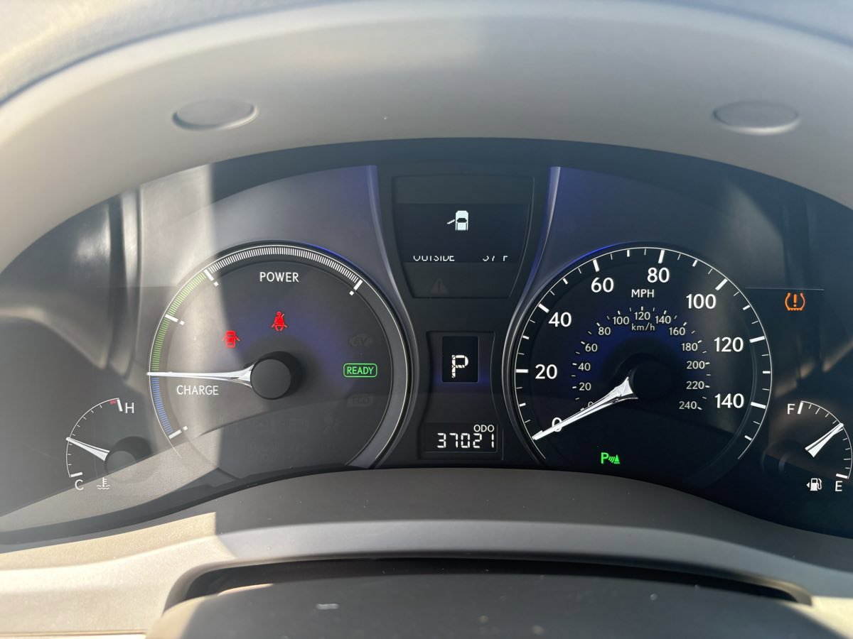 Used 2011 Lexus RX 450h AWD w/ Luxury Pkg image 32