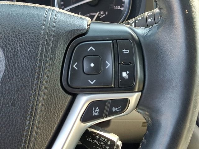 Used 2019 Toyota Highlander Limited w/ Carpet Mat Package (TMS) image 21