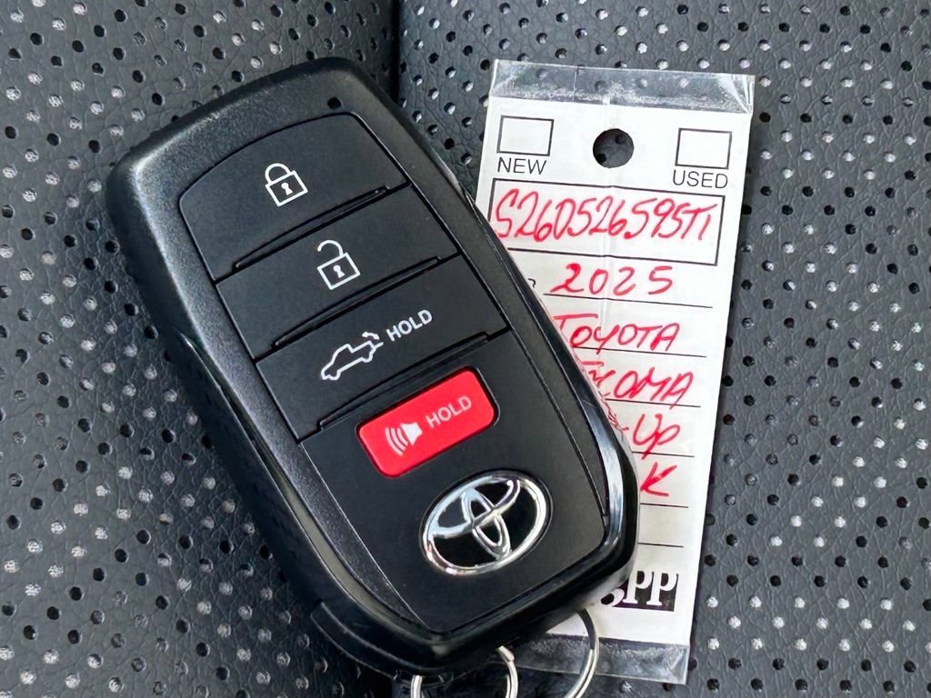 Used 2025 Toyota Tacoma Limited AWD/4WD image 48
