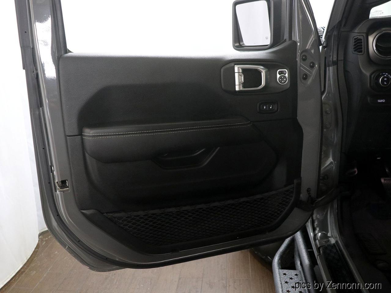 Used 2022 Jeep Gladiator Rubicon w/ LED Lighting Group image 29