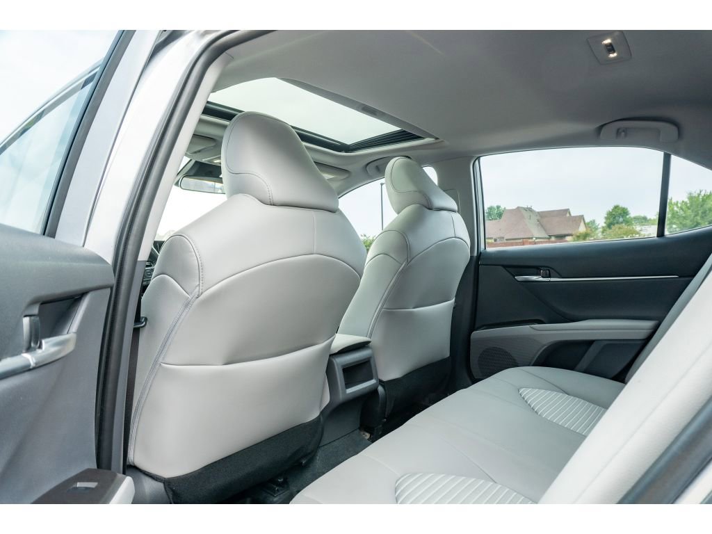 Used 2022 Toyota Camry SE w/ Cold Weather Package FWD image 14
