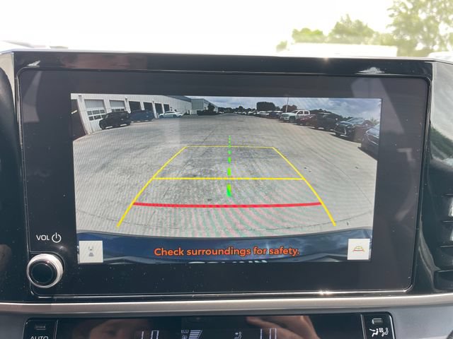 Used 2025 Toyota Camry SE FWD image 14