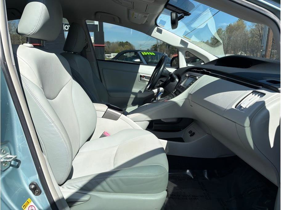 Used 2013 Toyota Prius Four image 12