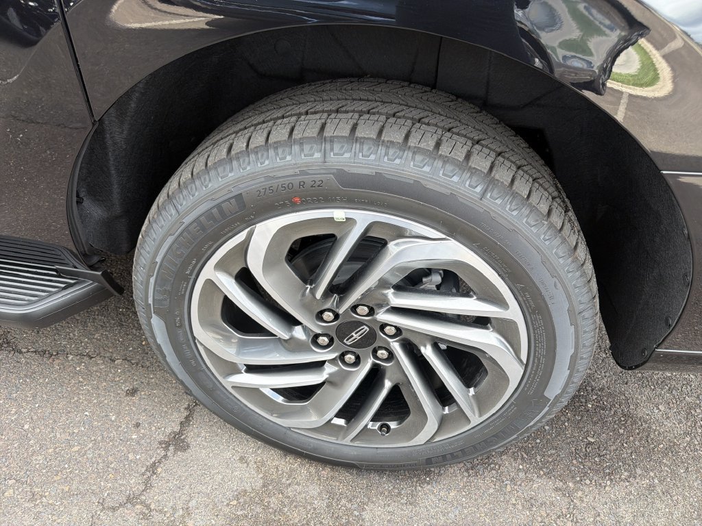 New 2027 Lincoln Navigator L Premier AWD/4WD image 13