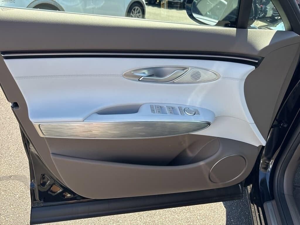 New 2026 Genesis Electrified GV70 AWD/4WD image 16