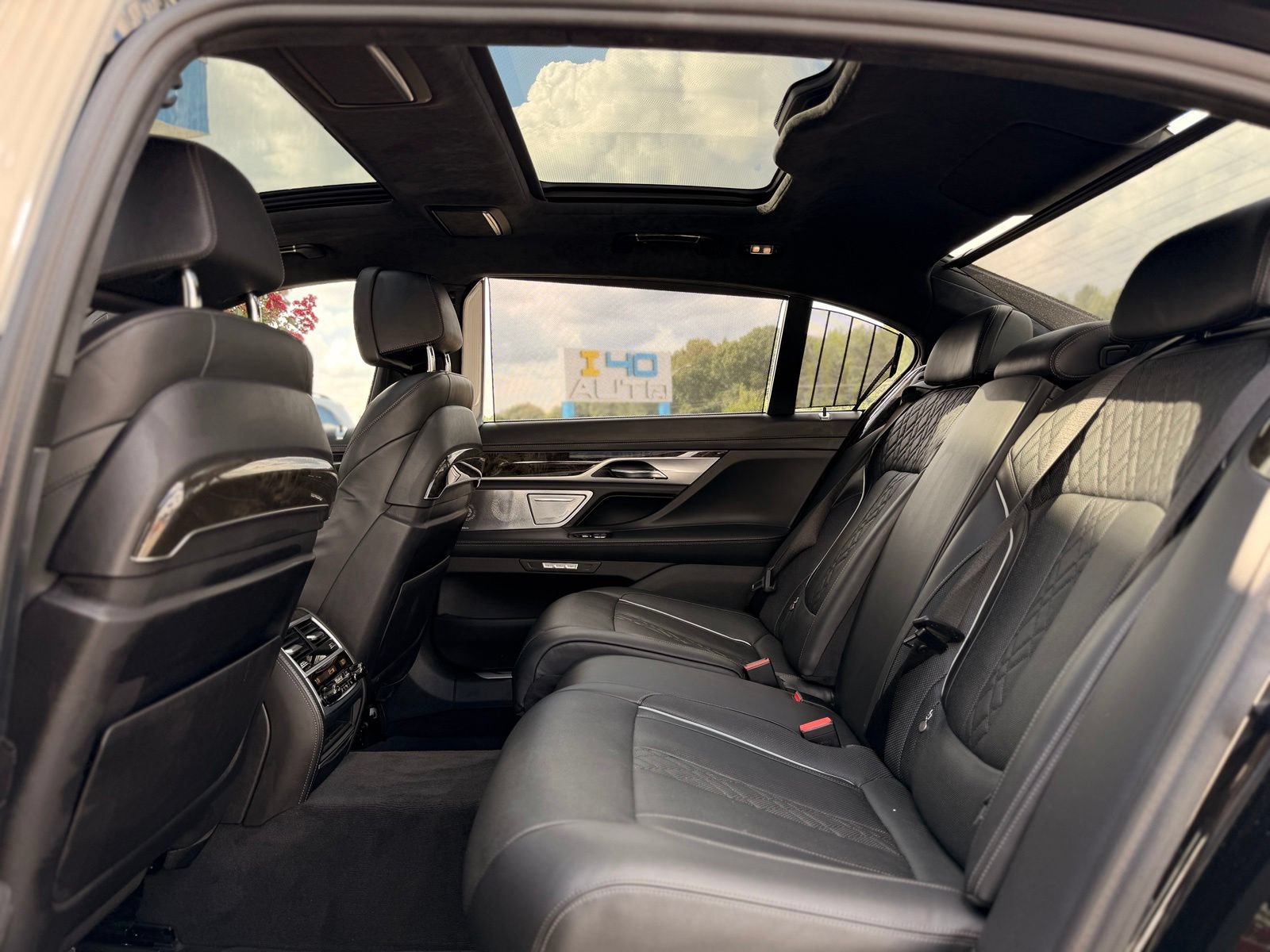Used 2018 BMW M760i xDrive AWD/4WD image 27