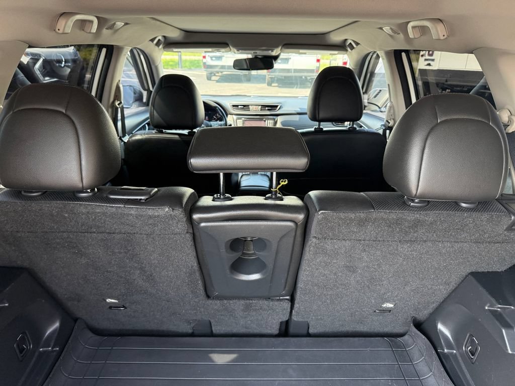 Used 2018 Nissan Rogue SL w/ Premium Package FWD image 28