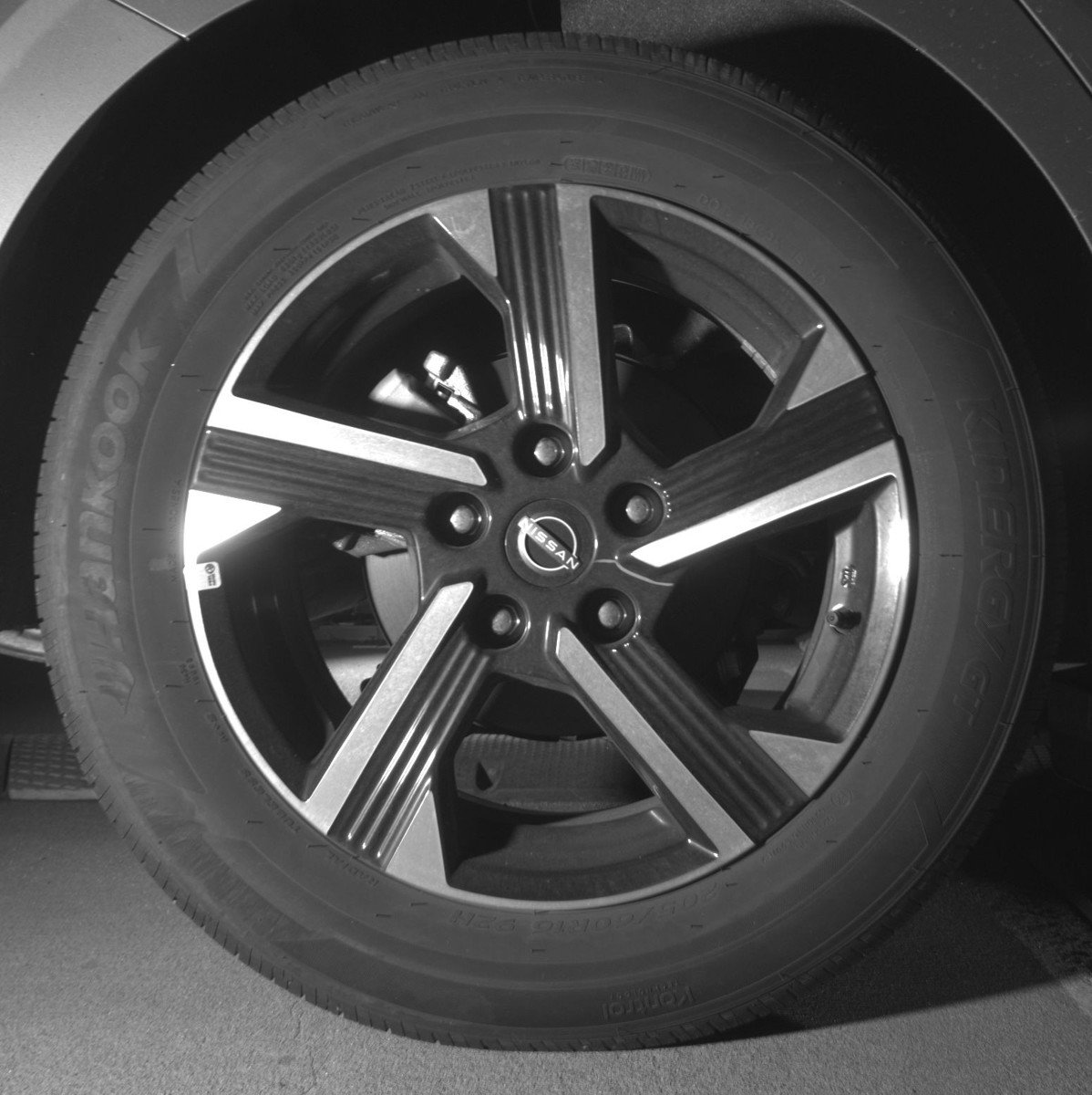 Used 2025 Nissan Sentra SV FWD image 14