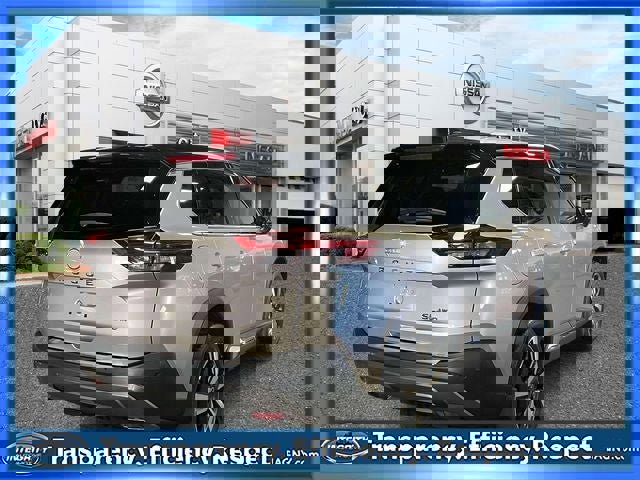 Used 2023 Nissan Rogue SL image 7