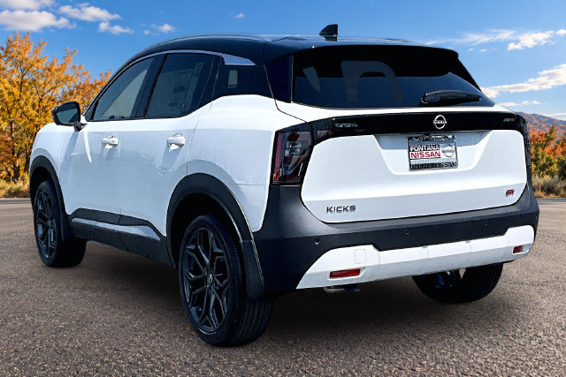 New 2026 Nissan Kicks SR FWD image 3