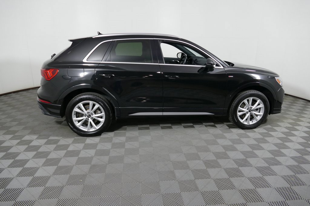 Used 2023 Audi Q3 2.0T Premium image 2