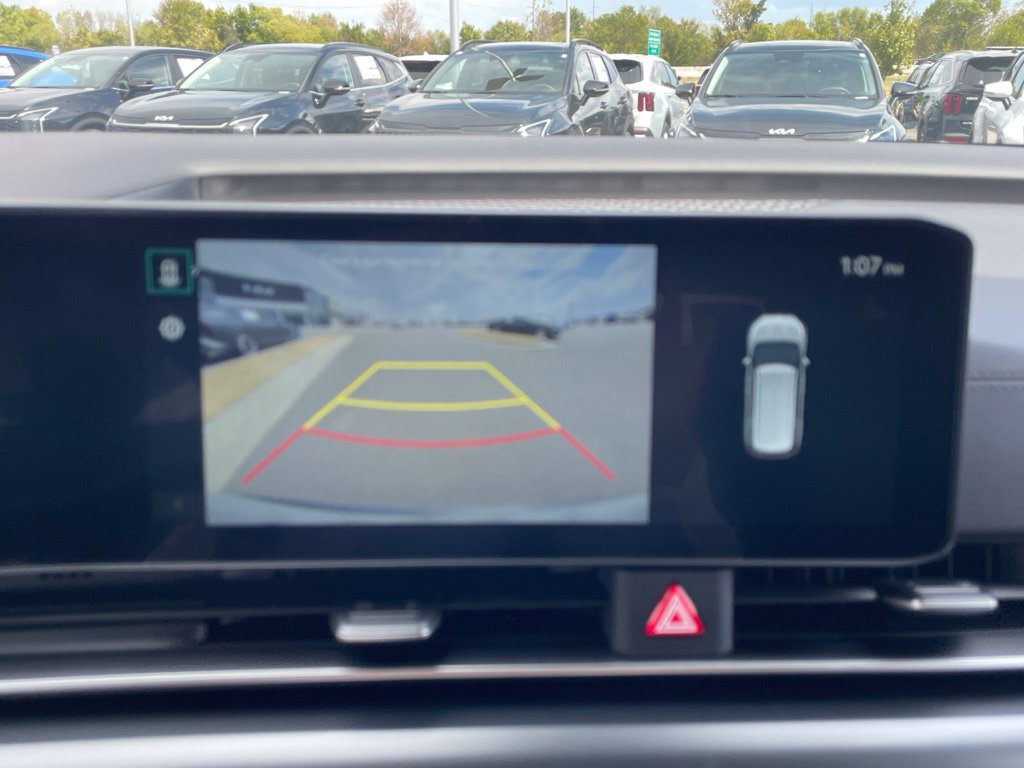 New 2027 Kia Carnival FWD image 16
