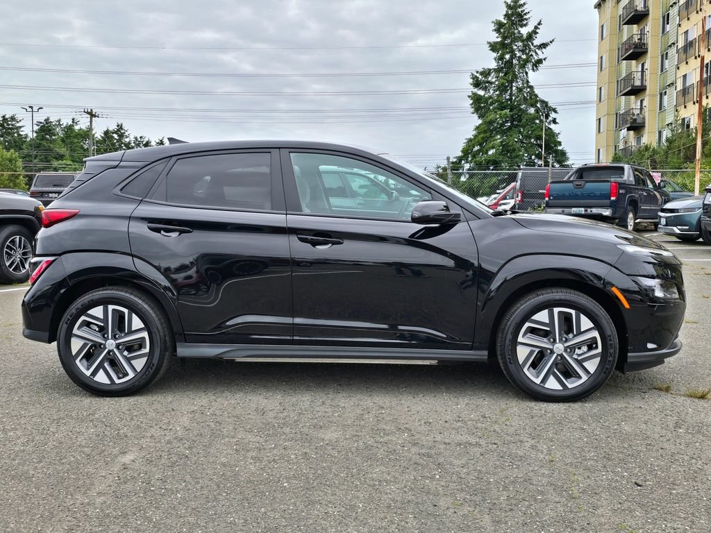 Used 2023 Hyundai Kona SE FWD image 8