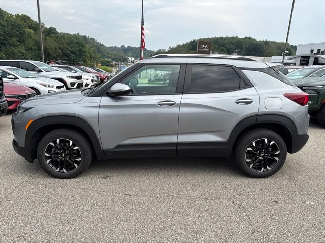Used 2023 Chevrolet TrailBlazer LT w/ Convenience Package AWD/4WD image 2