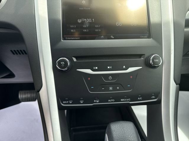 Used 2013 Ford Fusion SE FWD image 18