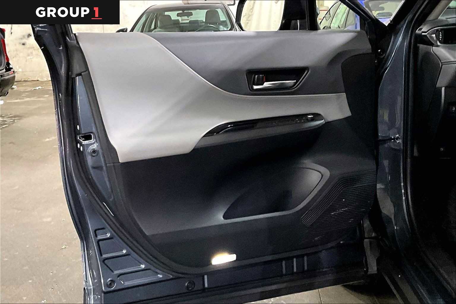 Certified 2021 Toyota Venza LE image 21