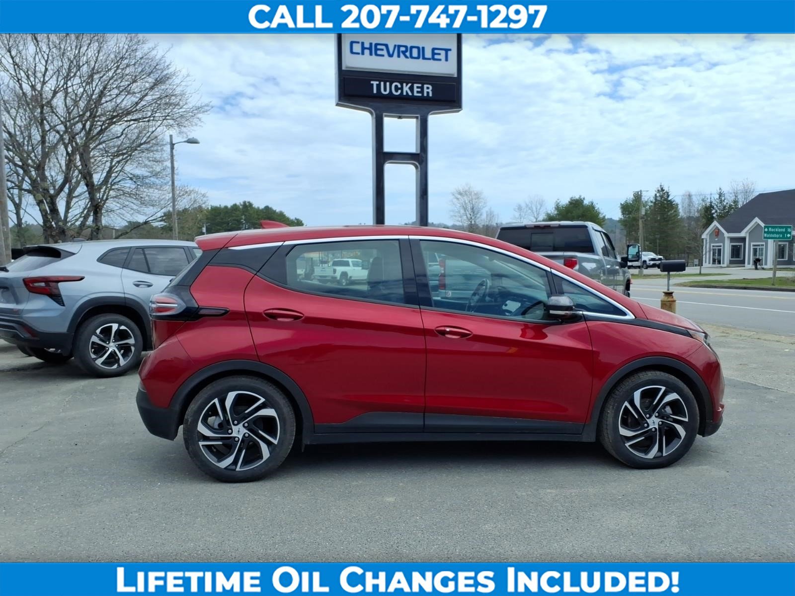 Used 2023 Chevrolet Bolt LT w/ Infotainment Package FWD image 4