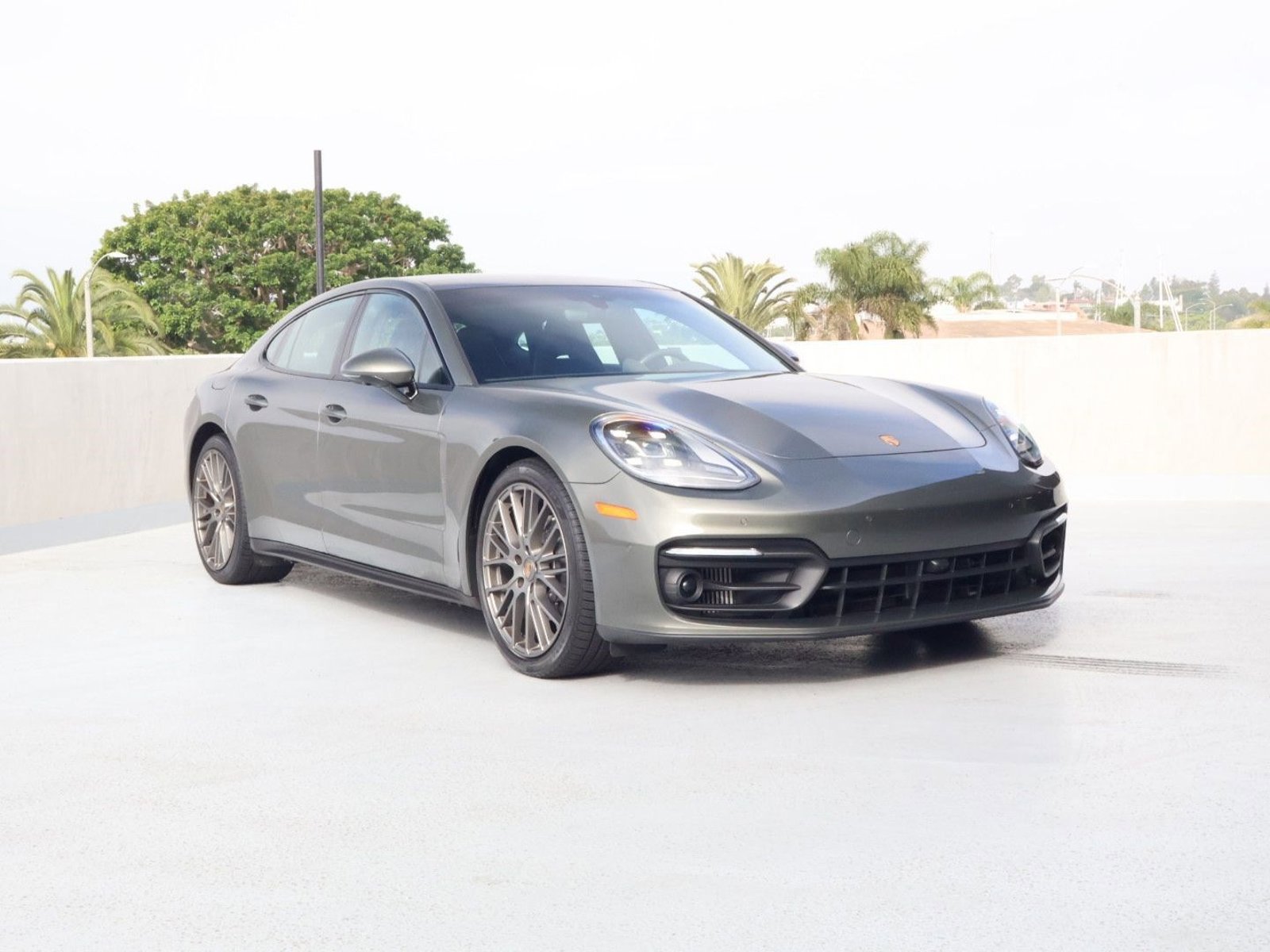 Certified 2023 Porsche Panamera Platinum Edition image 7