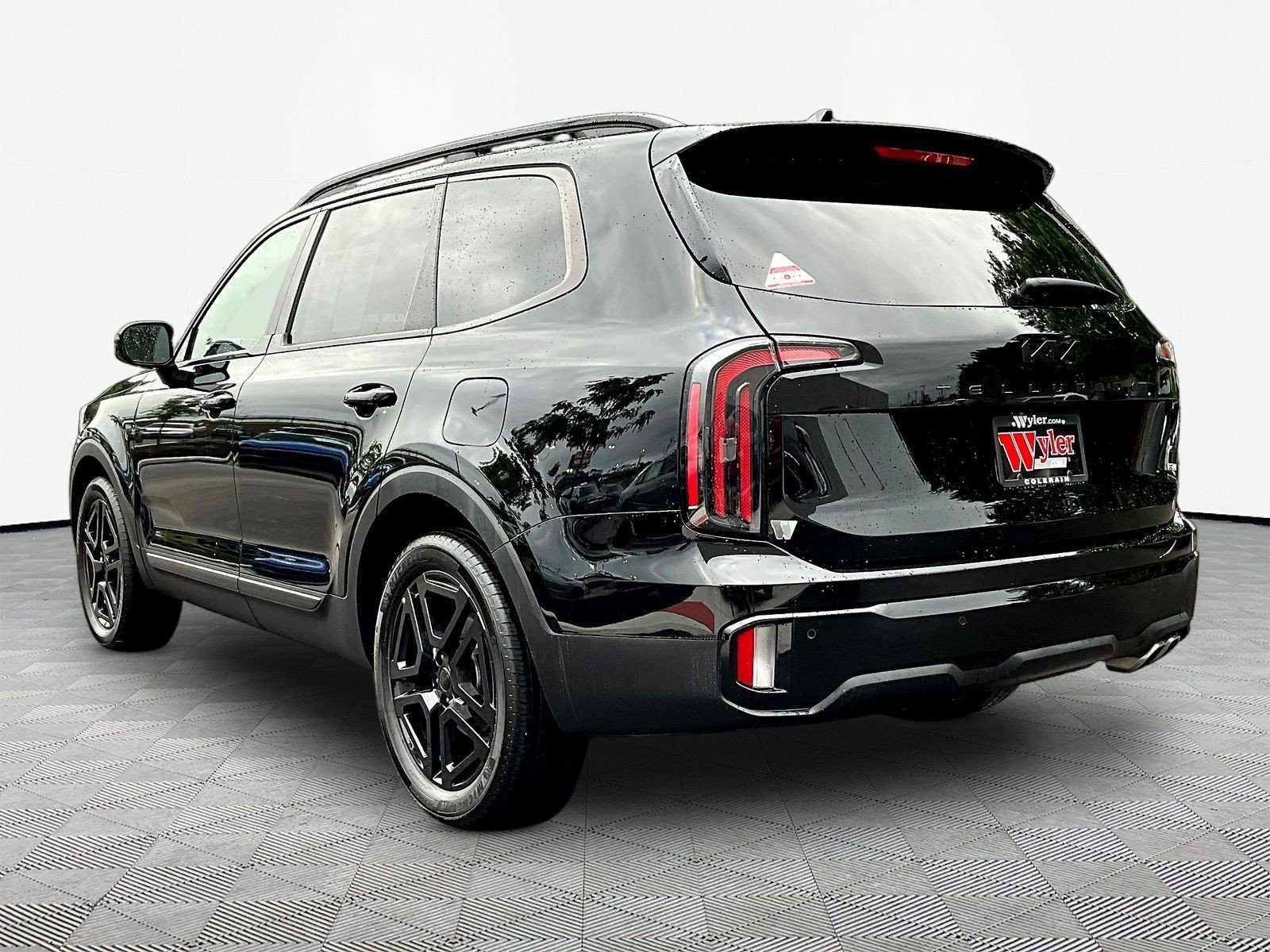 Certified 2025 Kia Telluride SX X-Line AWD/4WD image 4
