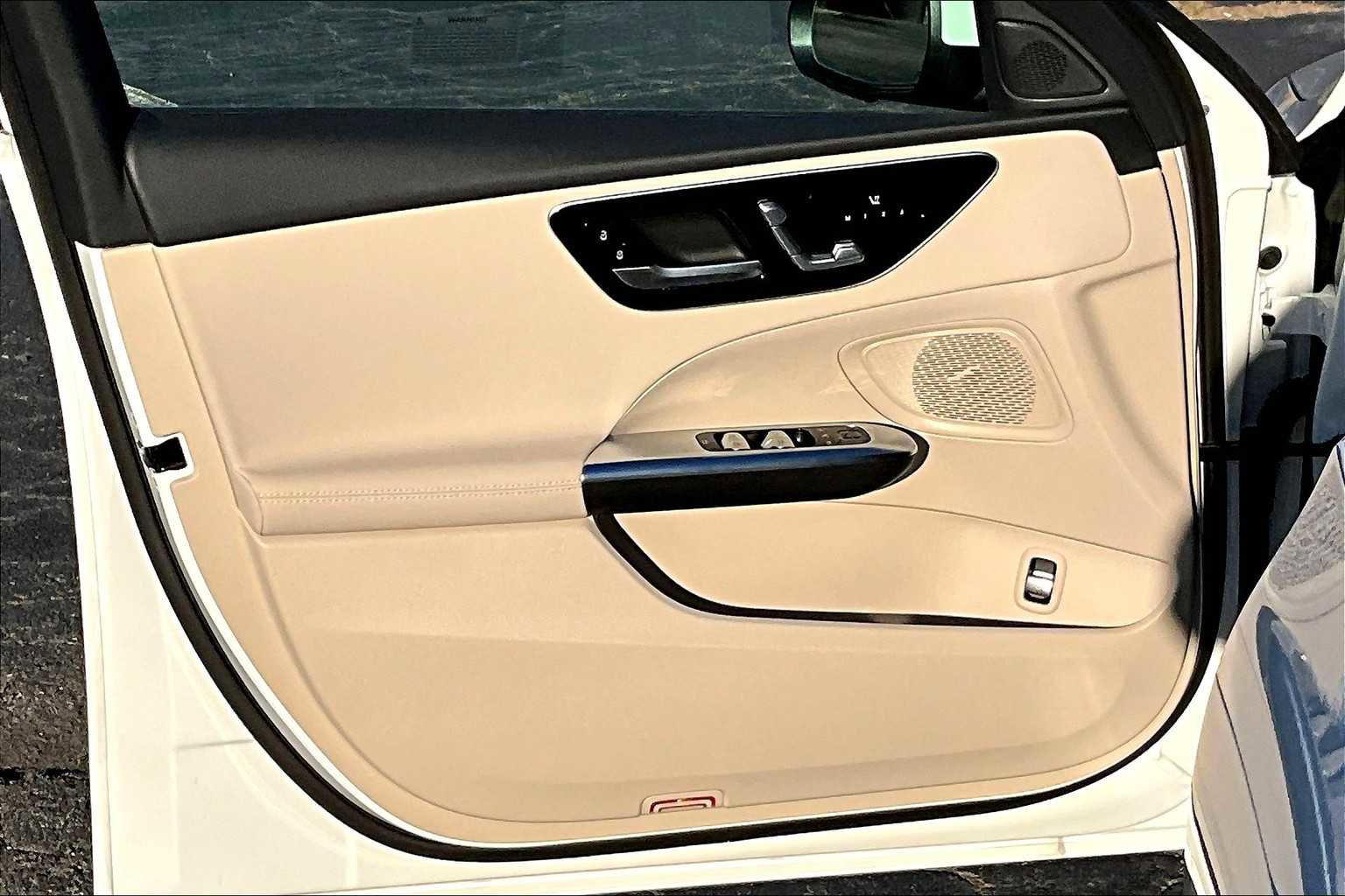 Used 2025 Mercedes-Benz C 300 4MATIC Sedan image 10