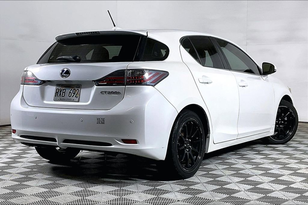 Used 2013 Lexus CT 200h FWD image 10