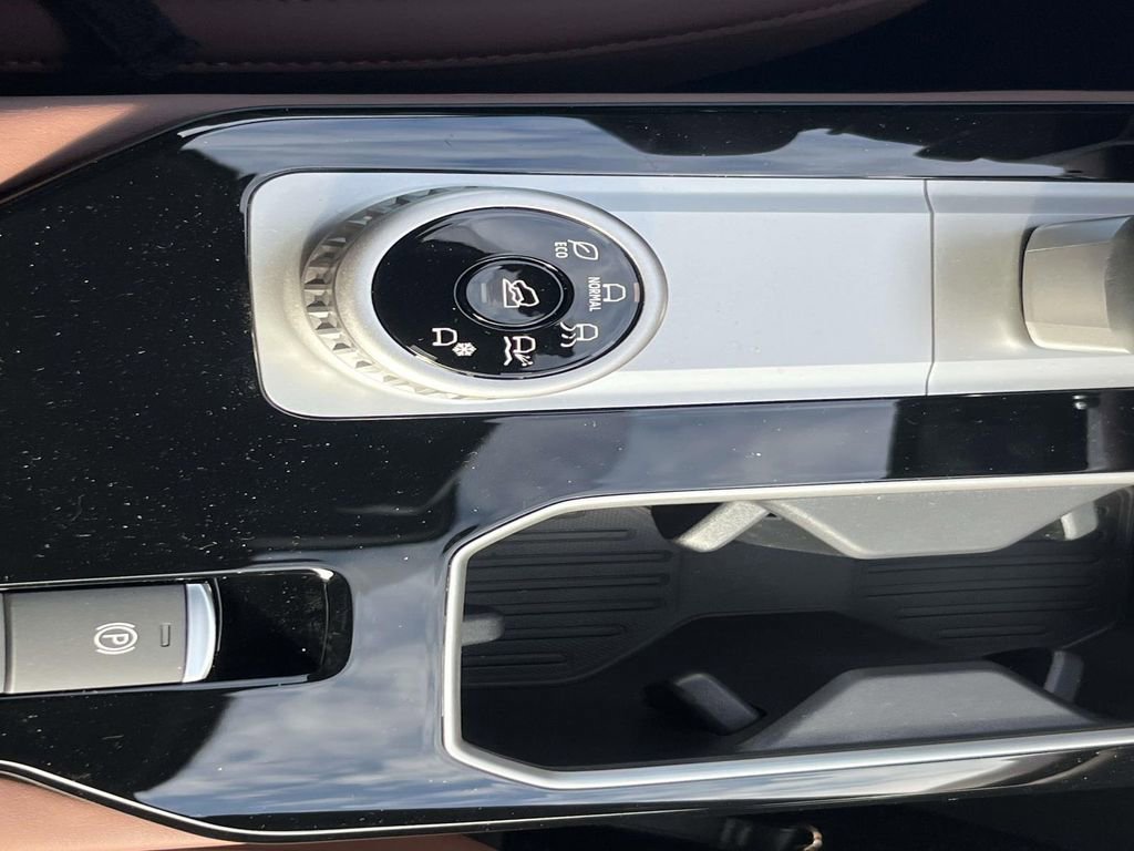 New 2026 Mitsubishi Outlander SEL image 21