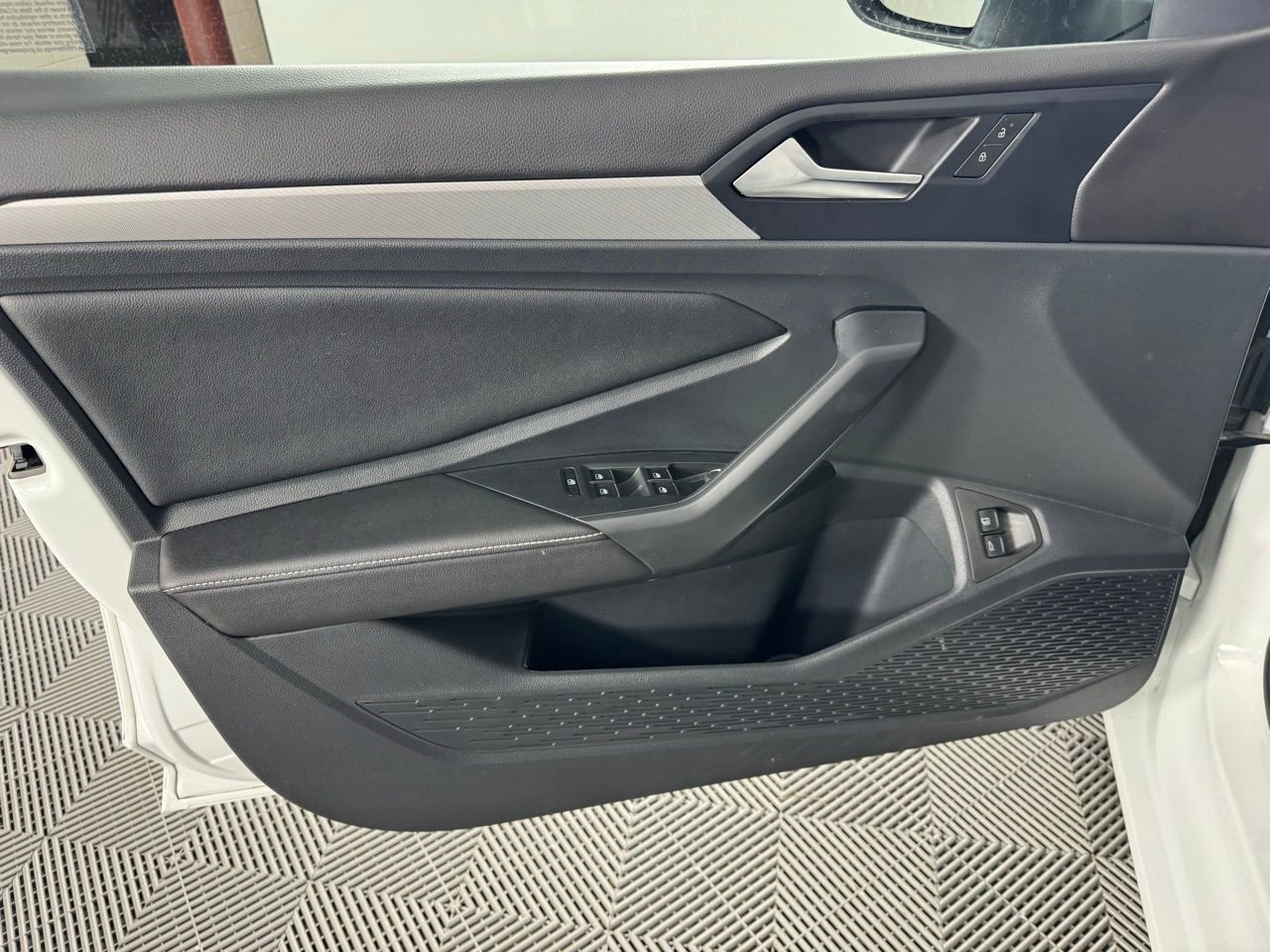 Used 2024 Volkswagen Jetta S image 10