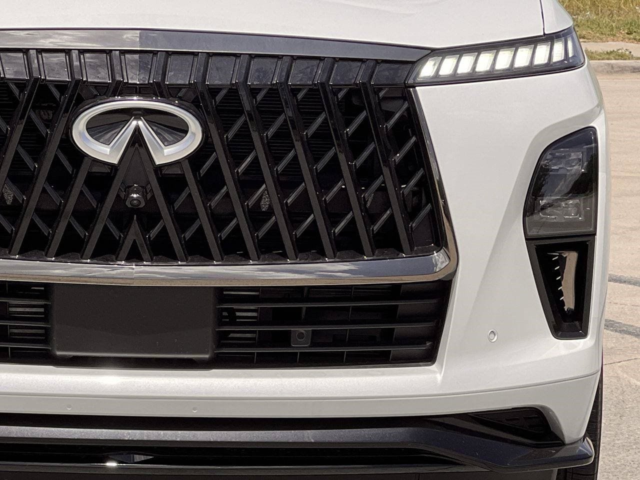 New 2027 INFINITI QX80 Sensory w/ Sport Exterior Package AWD/4WD image 8