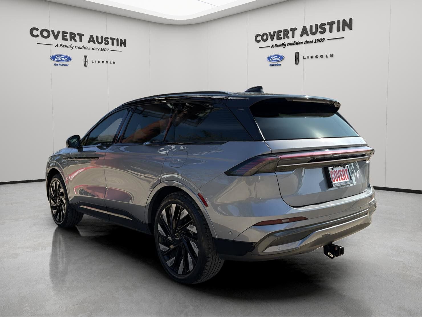 Certified 2024 Lincoln Nautilus Reserve w/ Equipment Group 202A image 3