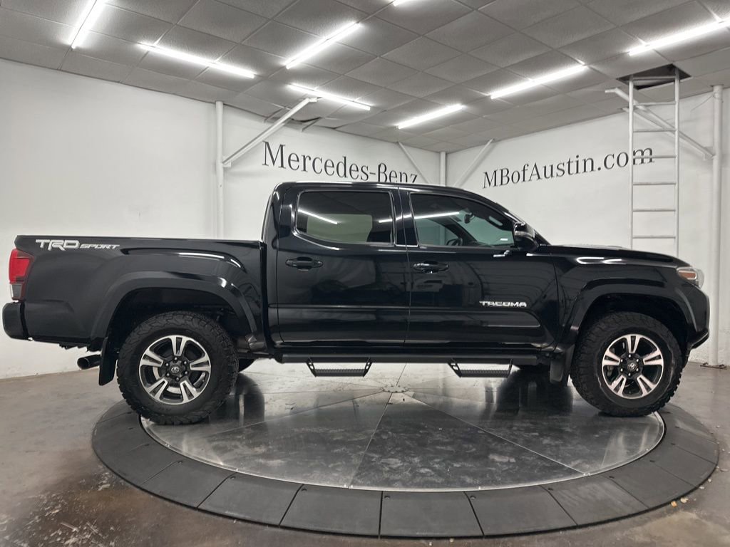 Used 2019 Toyota Tacoma TRD Sport w/ Technology Package image 9