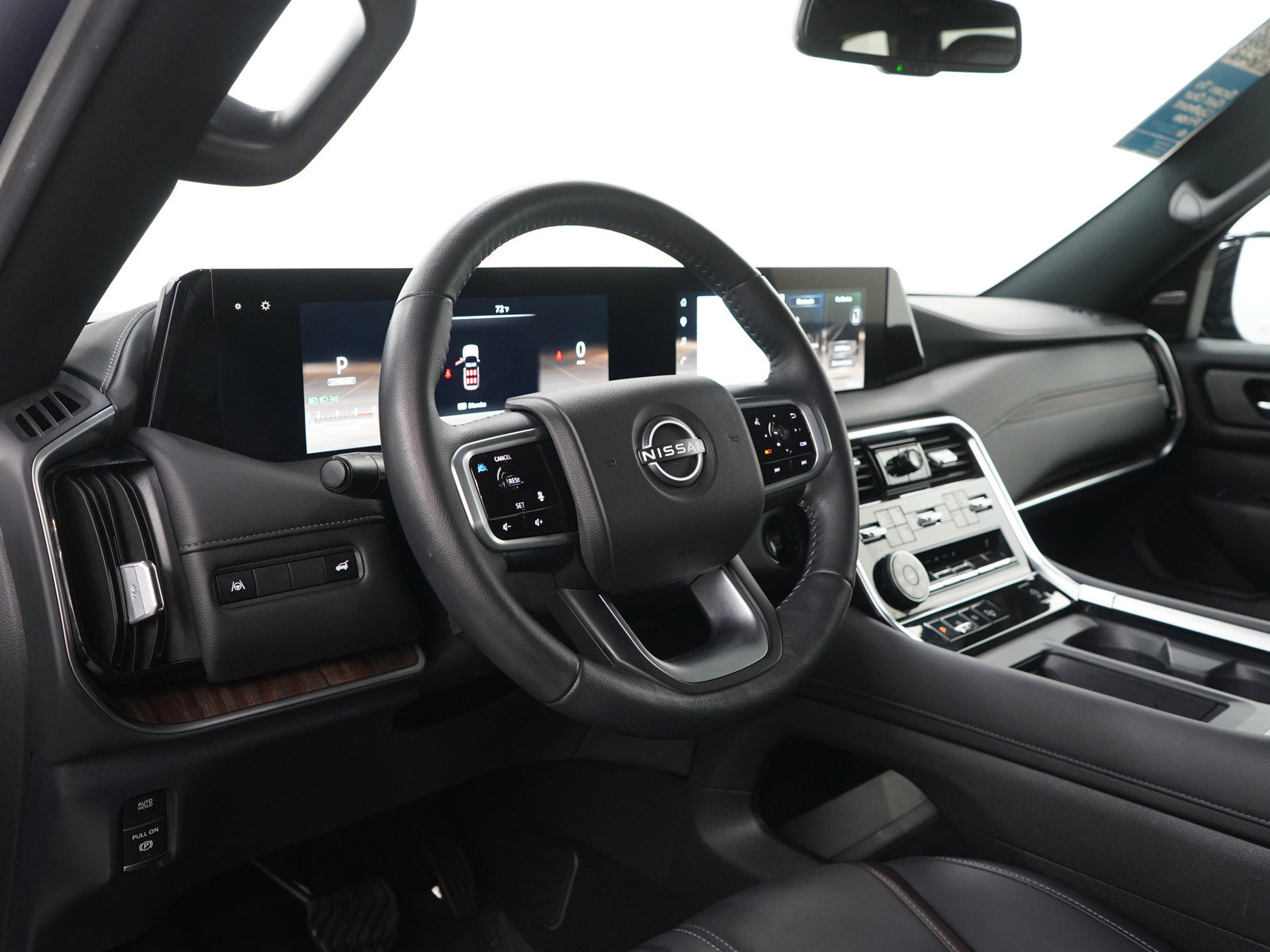 Used 2025 Nissan Armada SL AWD/4WD image 17