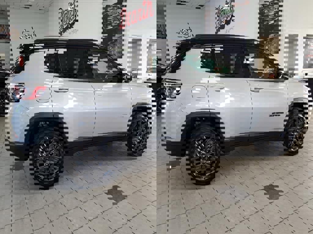 New 2026 Jeep Compass Limited image 2