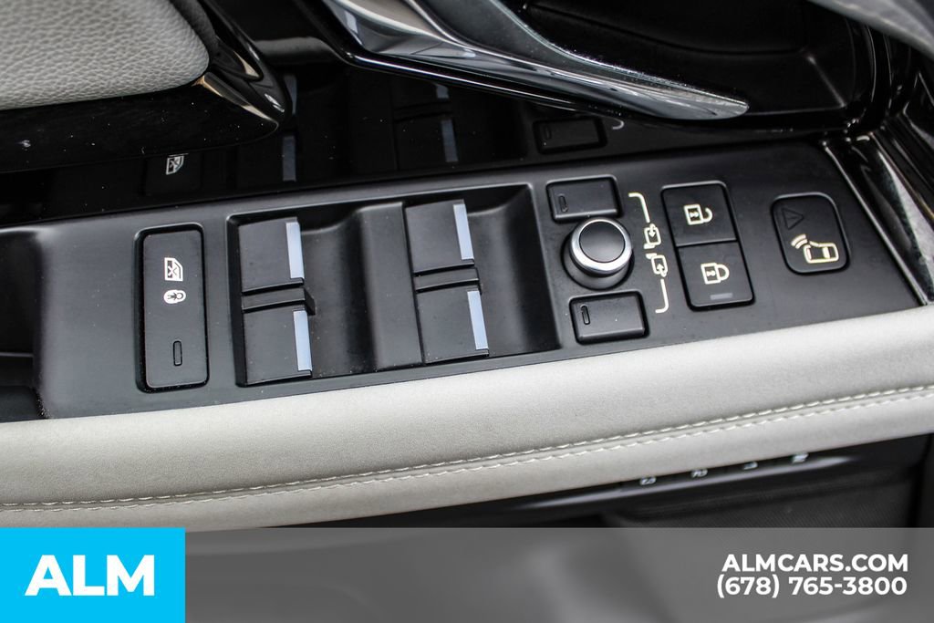 Used 2021 Land Rover Range Rover Evoque R-Dynamic SE image 39
