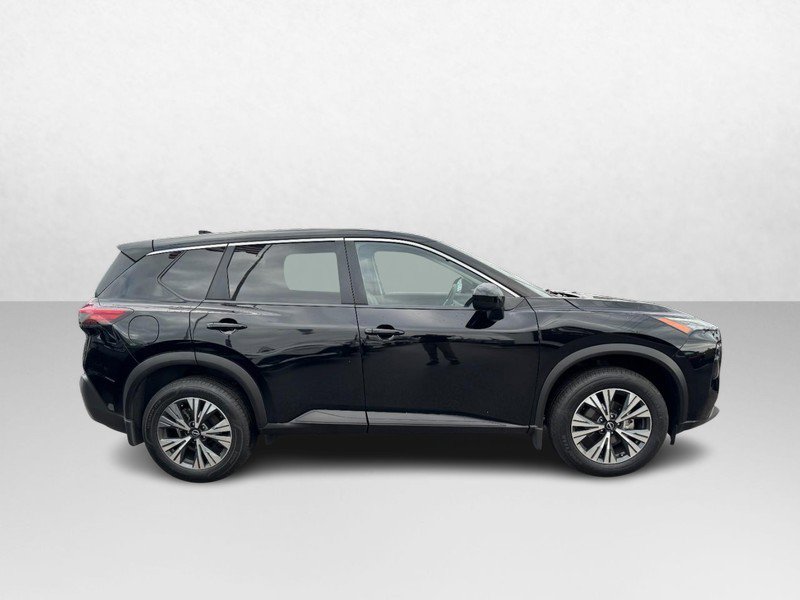 Used 2023 Nissan Rogue SV image 4