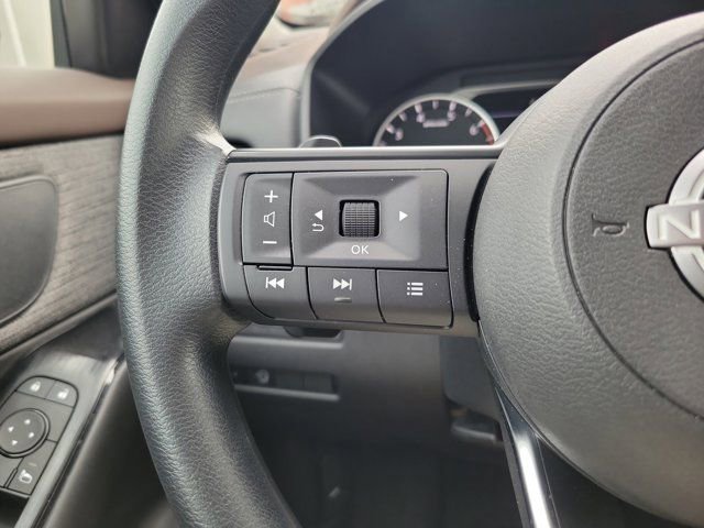 Certified 2023 Nissan Rogue S image 24
