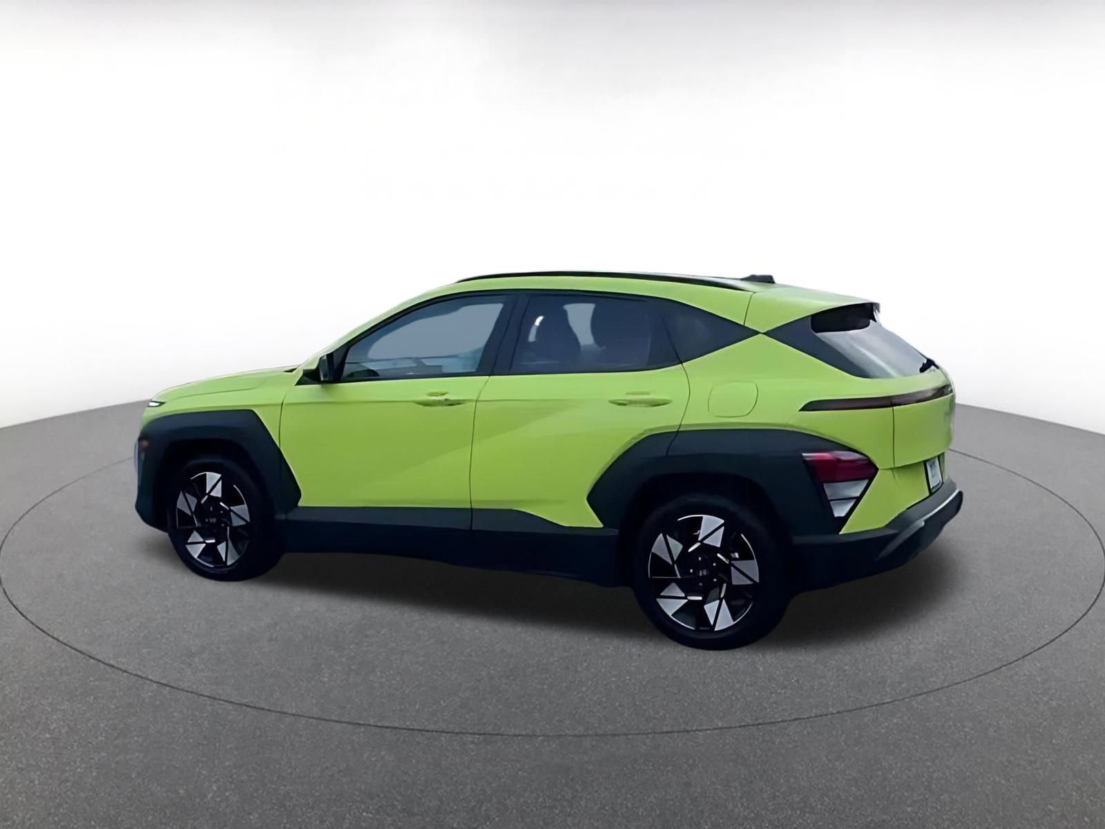 Used 2025 Hyundai Kona SEL image 4