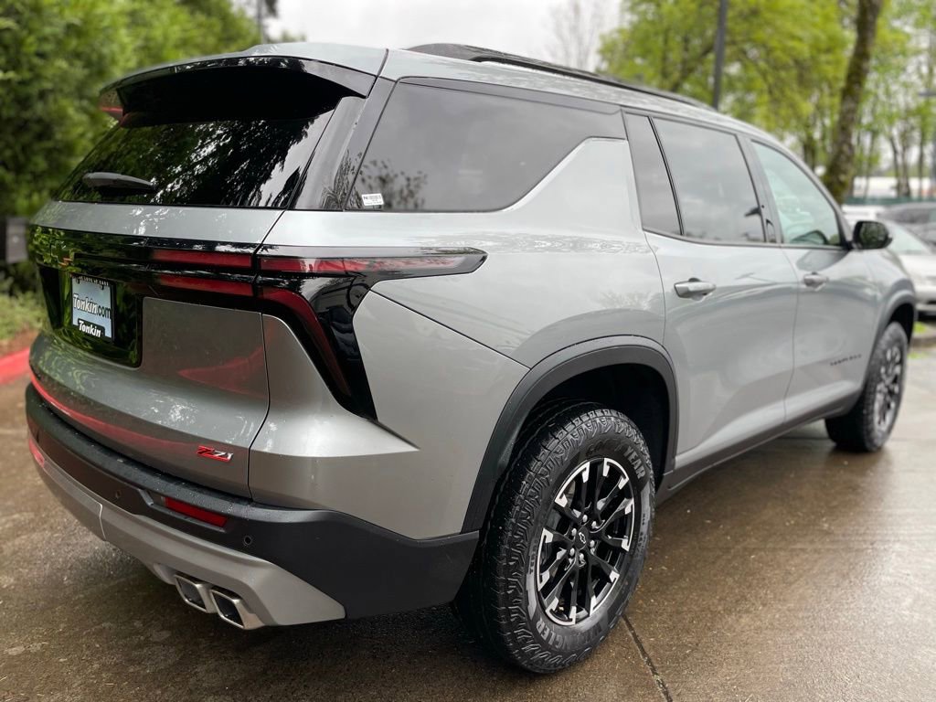 Used 2025 Chevrolet Traverse Z71 AWD/4WD image 4