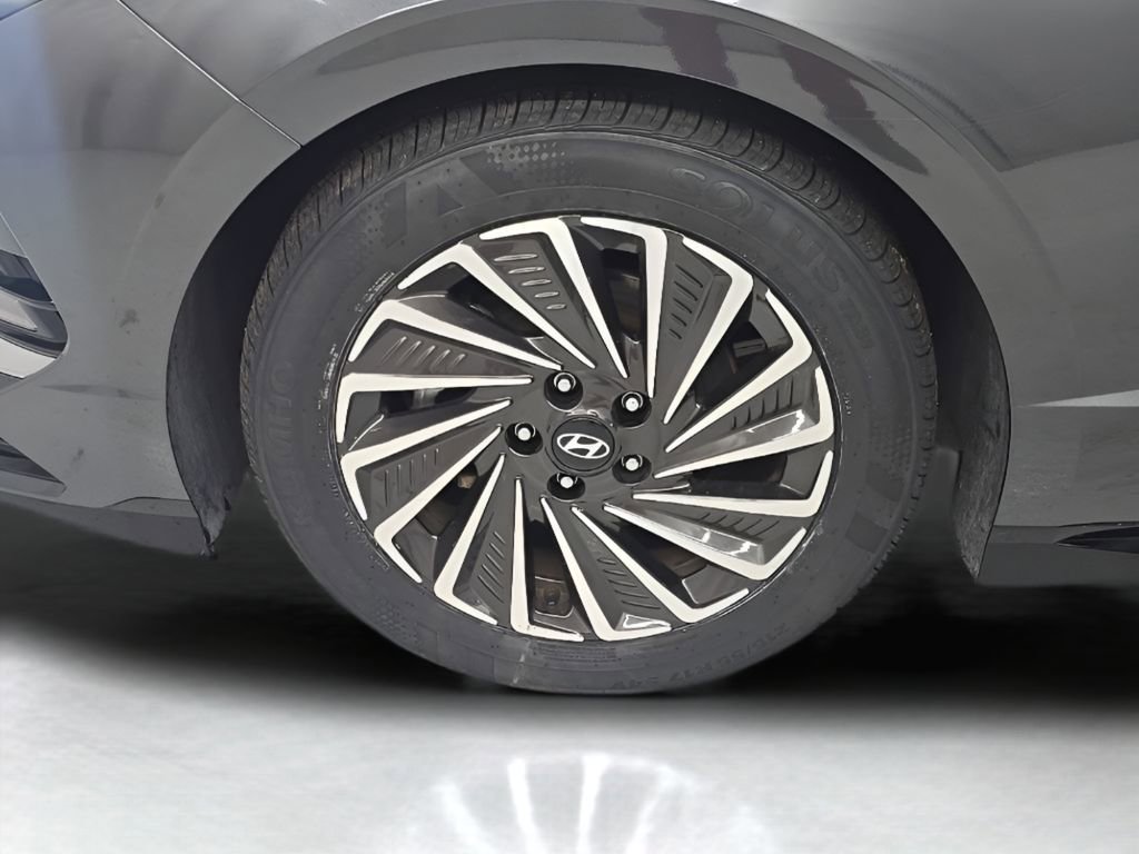 Certified 2025 Hyundai Sonata SEL image 30