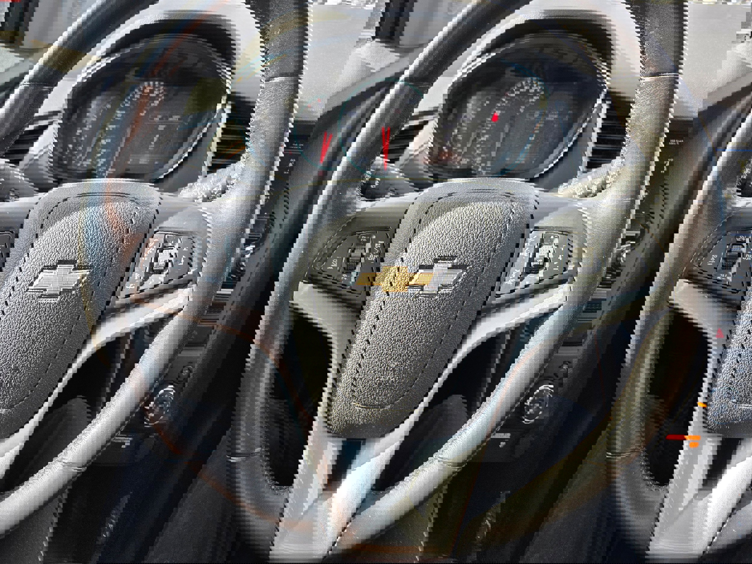 Used 2019 Chevrolet Trax LT w/ LT Convenience Package image 12