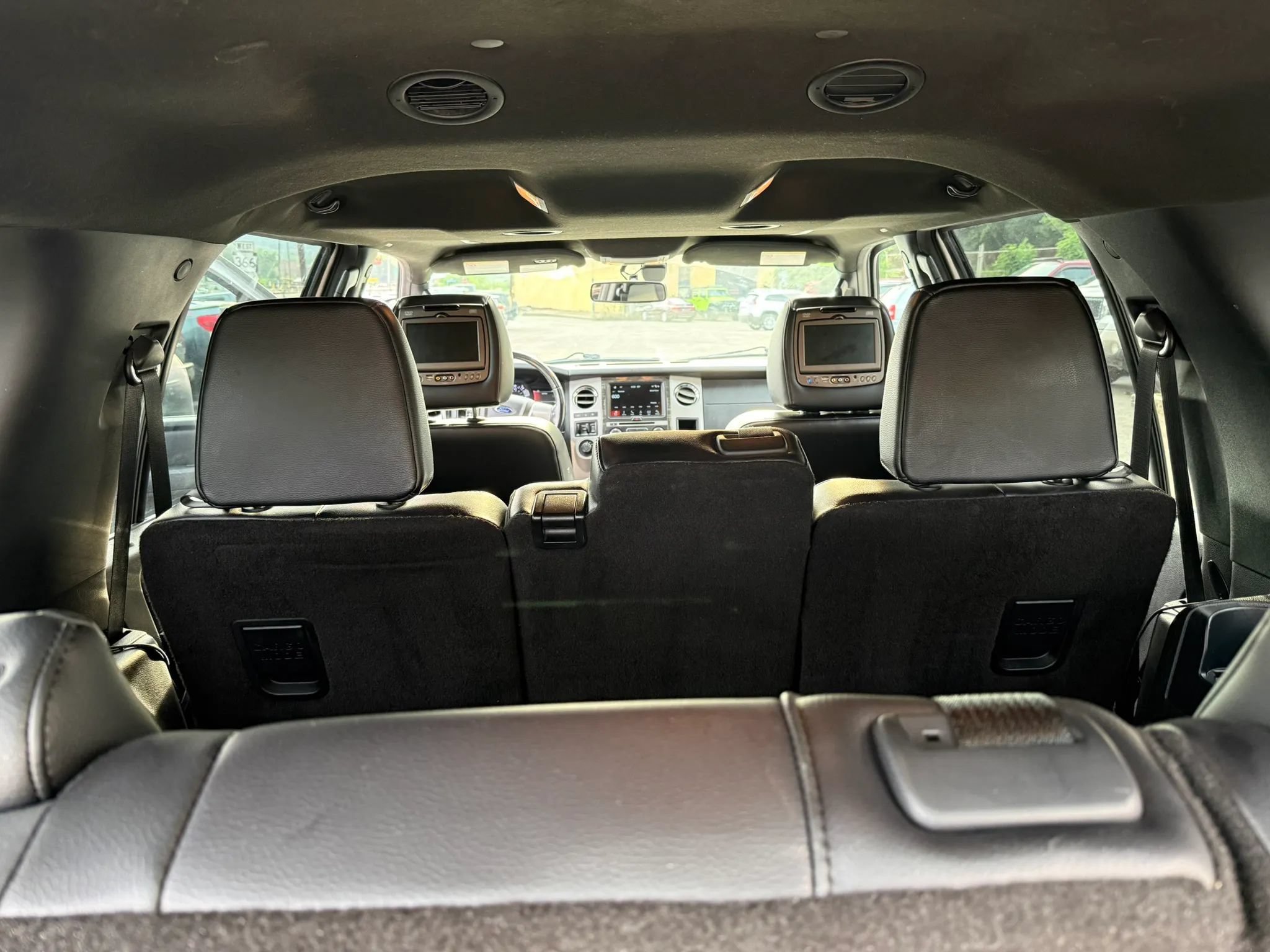 Used 2017 Ford Expedition Limited w/ Equipment Group 301A AWD/4WD image 22