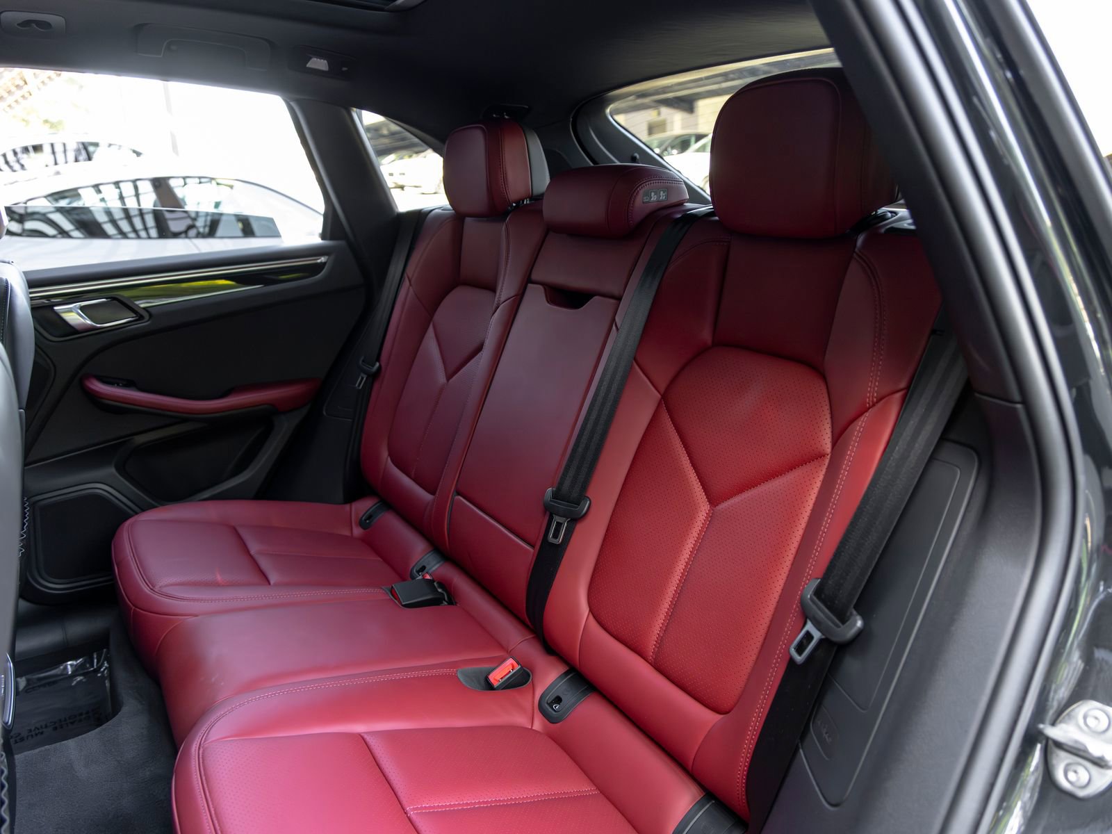 Certified 2023 Porsche Macan AWD/4WD image 45