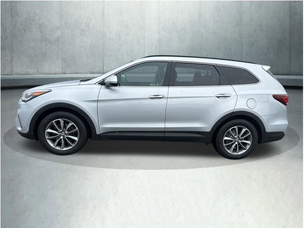 Used 2018 Hyundai Santa Fe SE image 2