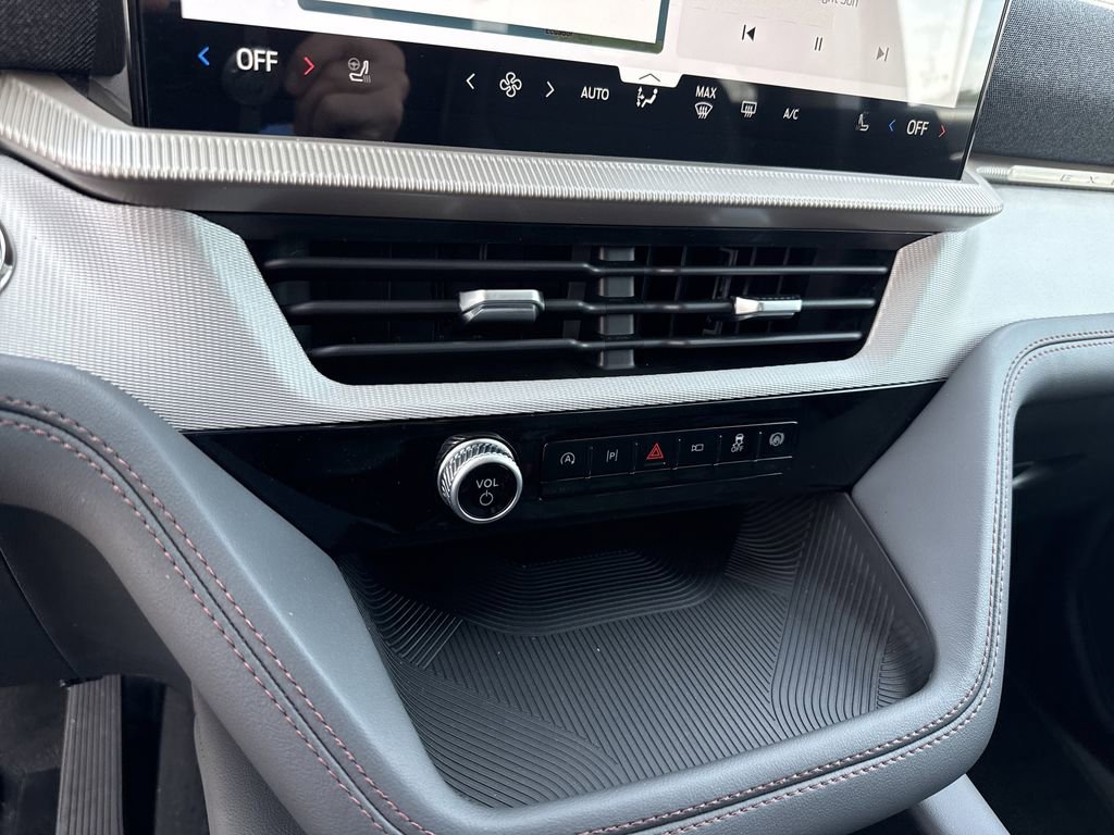 New 2026 Ford Explorer Active image 28