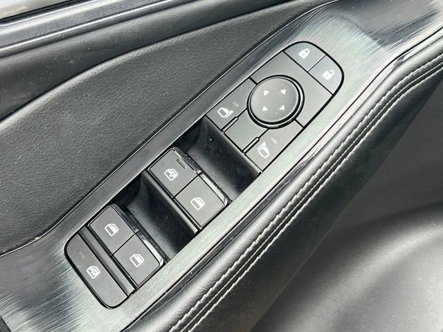 Used 2024 Nissan Rogue SV image 15