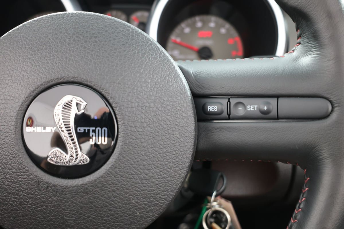 Used 2007 Ford Mustang Shelby GT500 RWD image 22